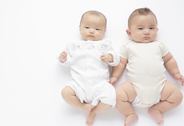 臭脸|“臭脸新生儿”走红网络,出生就带着怨气,网友:在娘胎里受气了