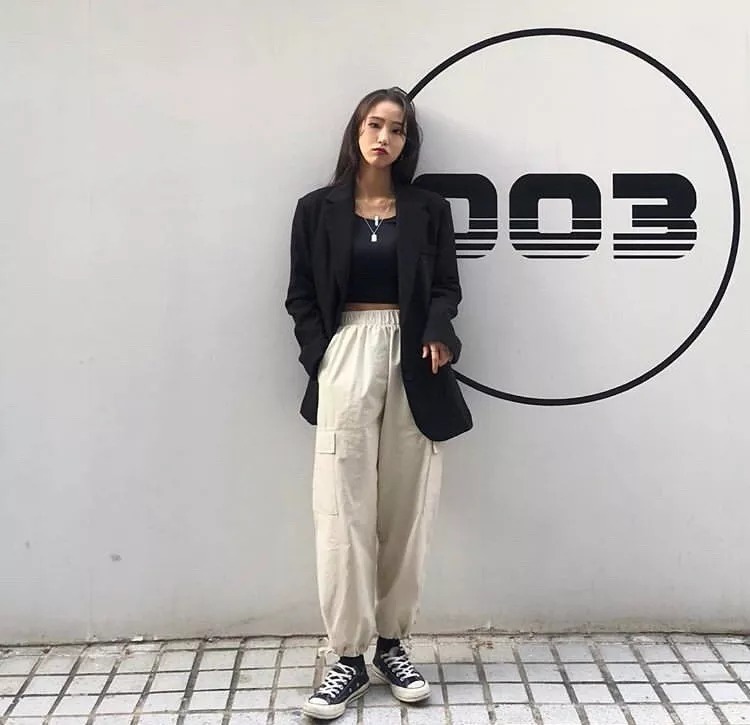 搭配|秋冬穿衣搭配:今冬外套、裤子、卫衣流行 “ 穿大不穿小 ”!让你慵懒又时髦!