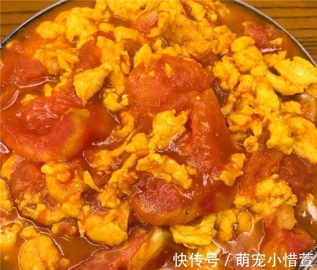 回家|弟弟带准媳妇回家探亲,我特意下厨招待,一桌菜被她嫌弃太寒碜!