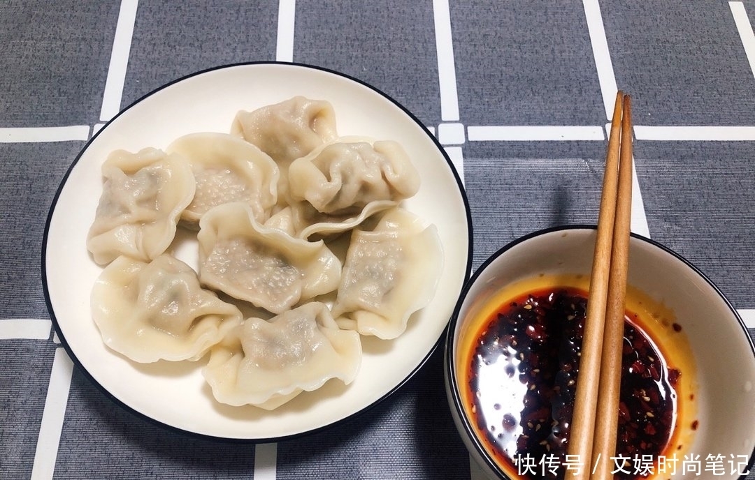 饺子醋汁怎么调才好吃?教你5款秘制调法,鲜香美味,越吃越过瘾