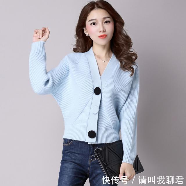 女人过了35岁,别穿的太老气,这款“气质开衫”优雅大气还时尚