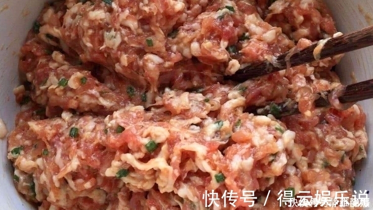 包包子|调饺子馅最忌讳加此调料，很多人不清楚就放，难怪饺子馅发柴难吃