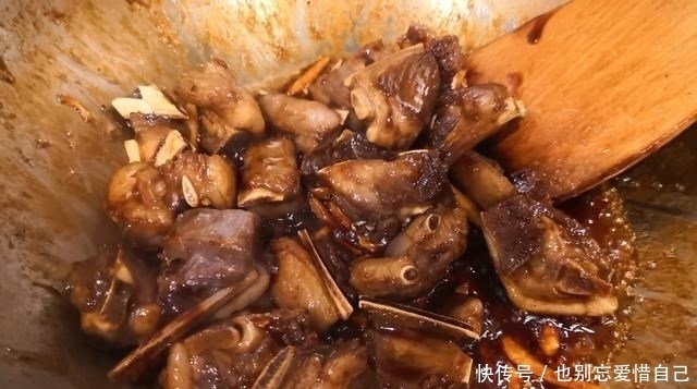 广州一家四口的午餐,4菜1汤,家常味道吃得香,晒图都夸孝顺贴心