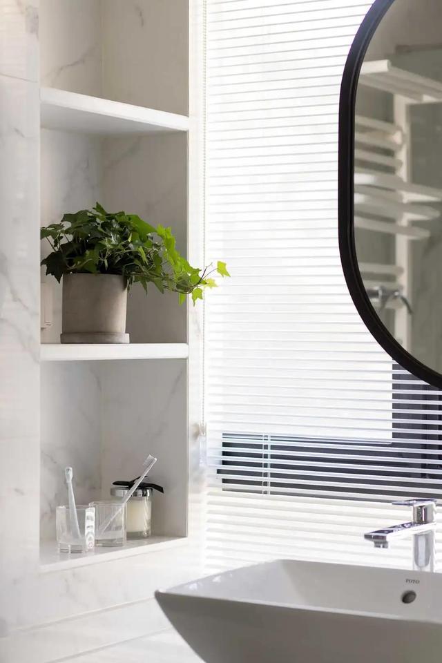 黄铜色|她家130平的新房,满足了我对家的一切期待,全屋干净利落超有品