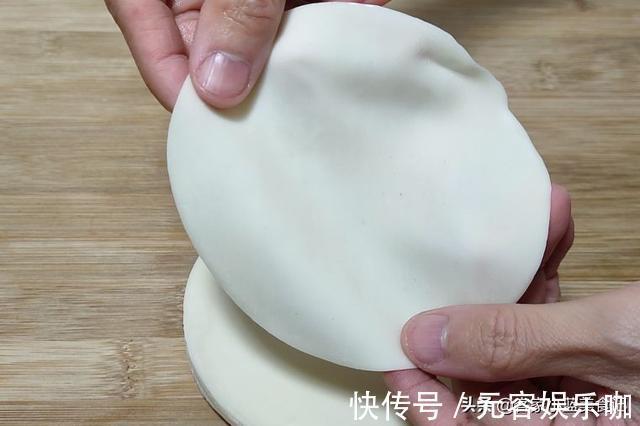 玉米|粤式早茶必点玉米饼,在家做每个才3毛钱,比包饺子简单又超好吃