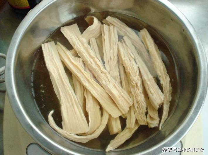 腐竹|泡腐竹，千万不要只加水！学会这2个诀窍，腐竹吃起来又嫩又滑