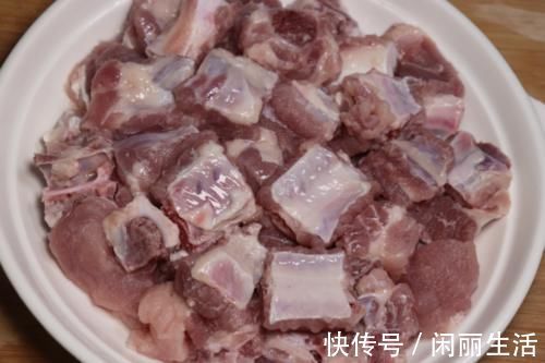 猪肉|煮猪肉炖排骨,“最忌”放这3味料,很多人都习惯放,难怪不好吃
