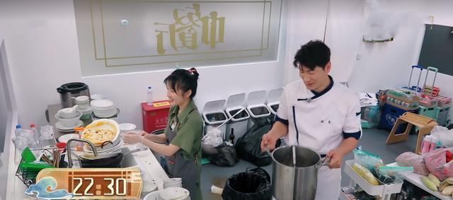 《中餐厅4》赵丽颖被骂冤不冤看看秦海璐的表现,就知道答案了