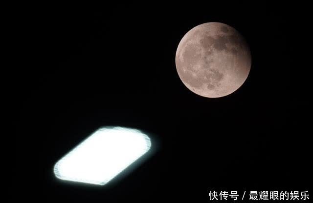 新华社记者 新华全媒+|“超级红月亮”