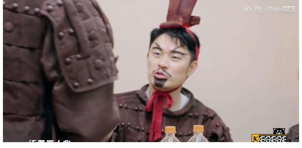 彭昱畅玩游戏不顾忌形象,获胜后反应获好评,2点细节足以见人品