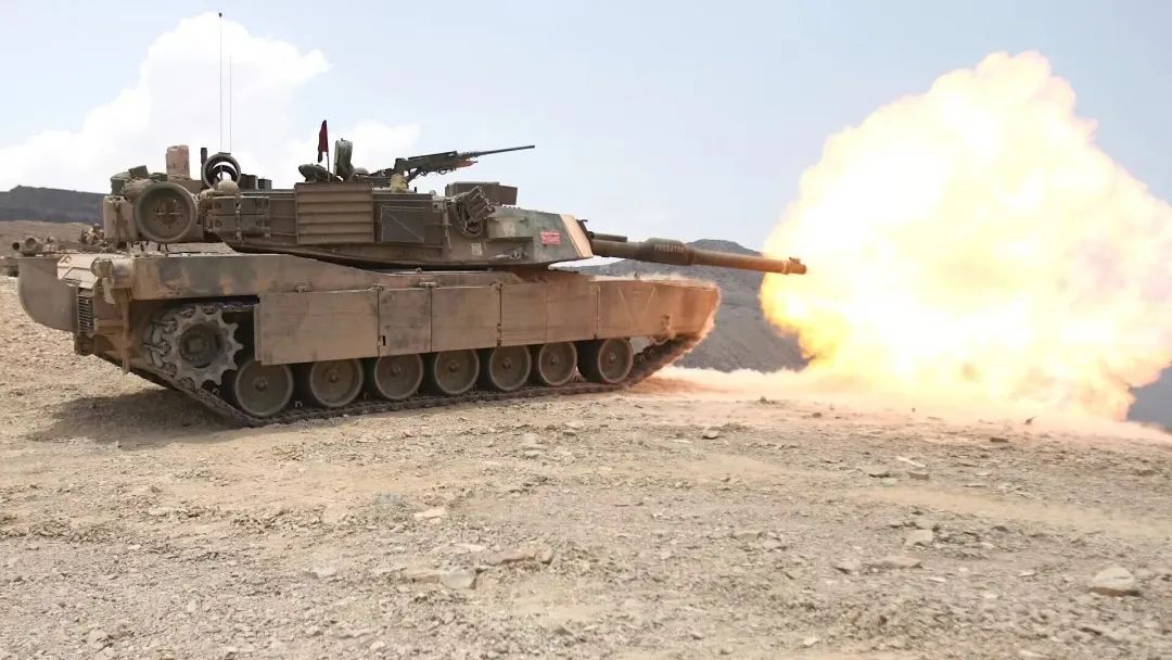 美国宣布提前向乌克兰提供主战坦克，但不是M1A2，是翻新后的M1A1