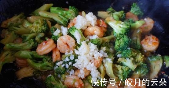 玉米淀粉|在家做蒜蓉虾仁西兰花，蒜香浓郁，可口清爽！