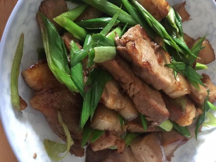 傻傻|炒猪肉时,别傻傻直接下锅!多加“这一步”,肉更鲜嫩入味