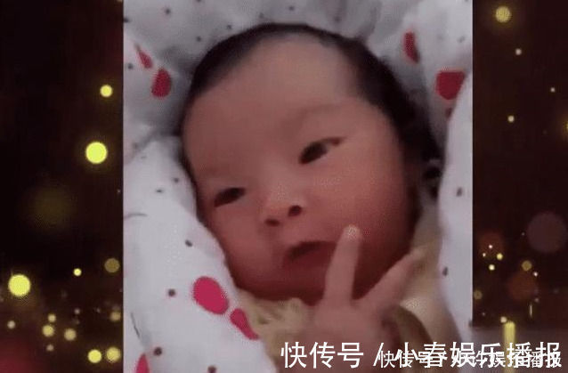 家长|“孟婆汤又掺水了”宝宝看到家长给自己拍照,举起了剪刀手