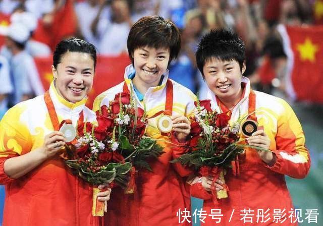 郭斌|王楠从澡堂出来,郭斌对刘国梁说:这是王楠吗?咋跟电视里不一样