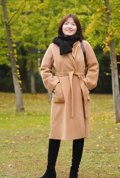 花花绿绿|别再穿一身黑了,今年流行的“棕色大衣”,是真好看,漂亮大气!