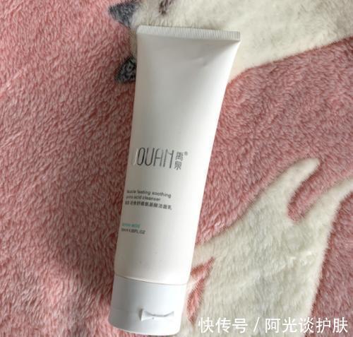 小苏打|挑战全网最好用的洗面奶:洗完皮肤清爽不油腻,值得回购到手软!
