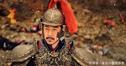 皇帝给族长出难题,赐2个梨让家族900人分吃,族长靠一招轻松化解