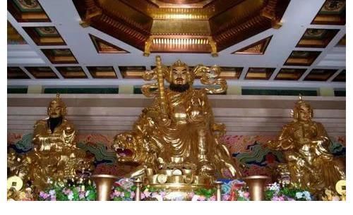 麒麟崖$云霄娘娘最终死了吗,她明明被压在麒麟崖下,为何又被封神?