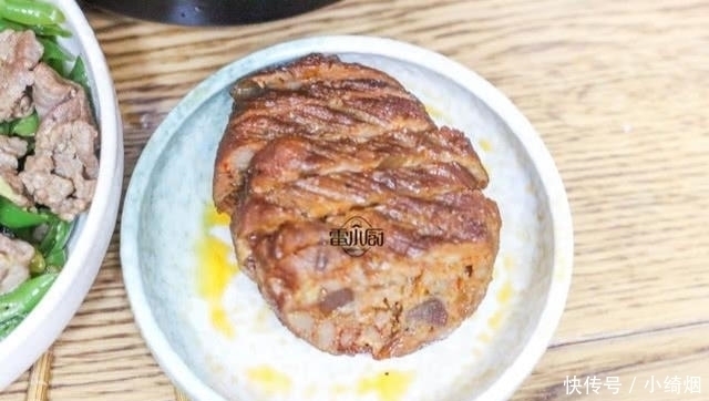 中午朋友突然串门,搜刮出冰箱所有的食材,做了8道家常菜