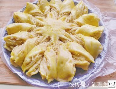 早餐试试这样做,比吃馅饼还香,层层包裹着馅料,孩子再也不挑食