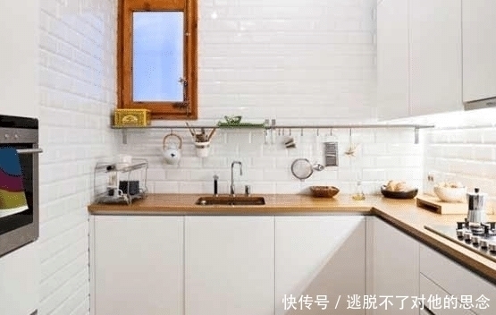 瓶瓶罐罐|等我买了房,厨房也要学她家这样设计,不到6㎡,收纳却很完美!!