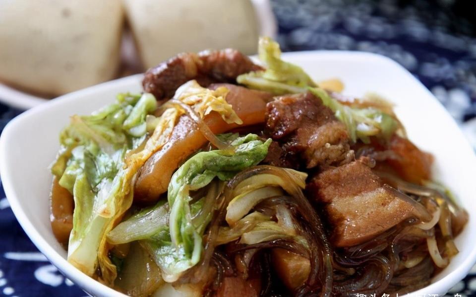 粉条|白菜炖粉条,做好吃可不简单,教你饭店独特做法,比吃肉还过瘾