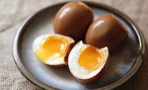 更好|煮鸡蛋,最忌直接用清水煮多加2种调料,又香又嫩,蛋壳更好剥