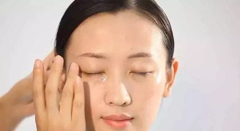 质地的眼霜|眼霜凭什么贵?脂肪粒又是如何形成的?