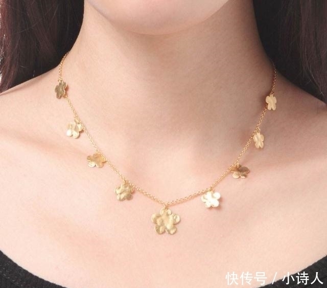 买首饰时,挑“黄金”好还是“白金”好?听完柜姐分析,你就懂了