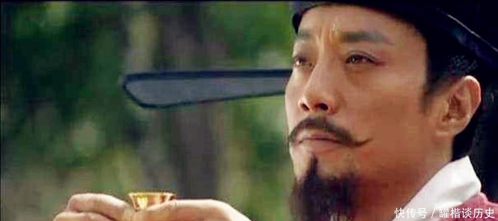 无情|李逵被骗喝毒酒,说了一句话,揭露了宋江的无情和狠辣