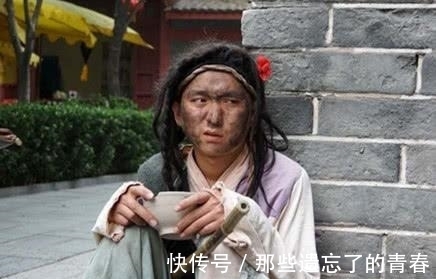 武康|大臣连出两个上联，小乞丐随口就对出下联，大臣吓出一身冷汗