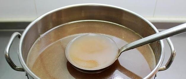 大厨教你做酱肘子、酱猪蹄，软糯香嫩、酱香浓郁，“配方”要收藏