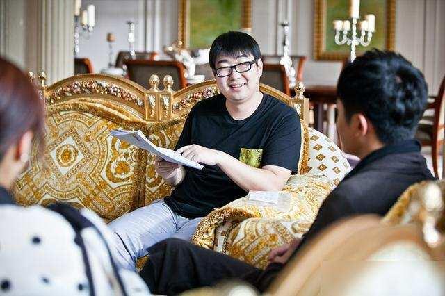 徐磊!他24岁靠写作爆红,31岁比肩郭敬明,却曾经被关进精神病院