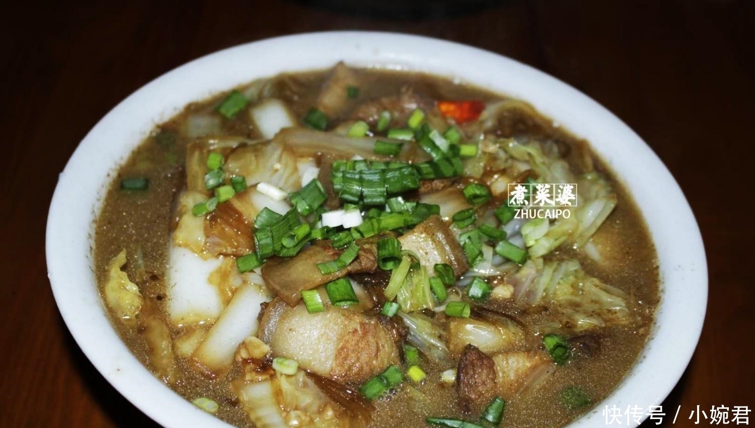 精光|白菜怎么吃最香 邻居大妈 这么做满满一大锅, 三两下就能吃精光