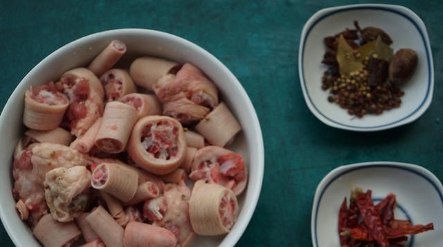 四根四十元,菜场里最不起眼的下酒菜,想买请先预约