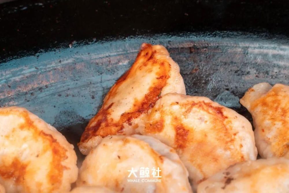 开了20多年的煎饺店，路过不停脚算我输！