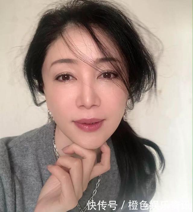 52岁日本阿姨选美夺冠,常年健身让其保持紧致苗条的身材