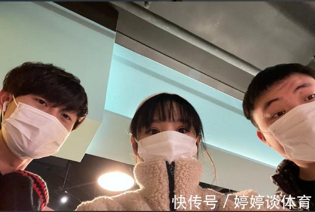 再无二百斤漫天飞羽！健身一年后Uzi秀腹肌照，小狗减肥成功