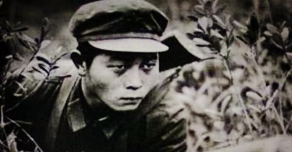 敌人|志愿军孤胆英雄!一人歼灭百余敌人,美媒头版头条登出大标题报道