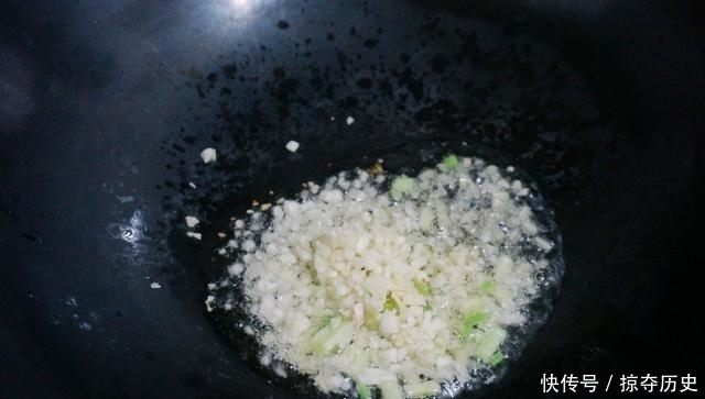 十足|豆腐这样做比肉还好吃,鲜辣十足,最适合在夏天当下饭菜