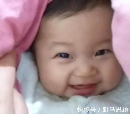 孩子|宝宝对妈妈的爱有多深?从睡觉的小动作能看出来,你家娃有几个?