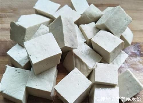 炸制|油炸豆腐，裹蛋液还是裹面粉好？都错了！这么做，豆泡金黄香酥