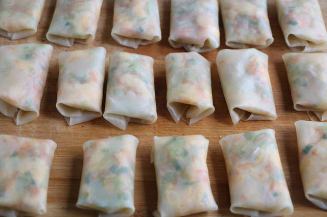 2斤饺子皮,1根西葫芦,不包饺子,做成早餐,我家吃3天没有吃腻