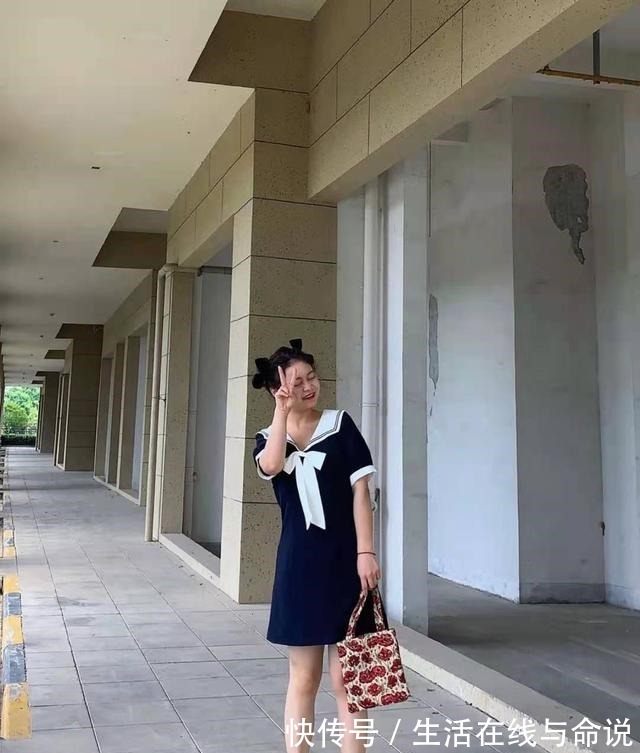 蕾丝 梨形身材女生,出门少穿裤装,现在流行这样穿,时髦精致又显瘦!