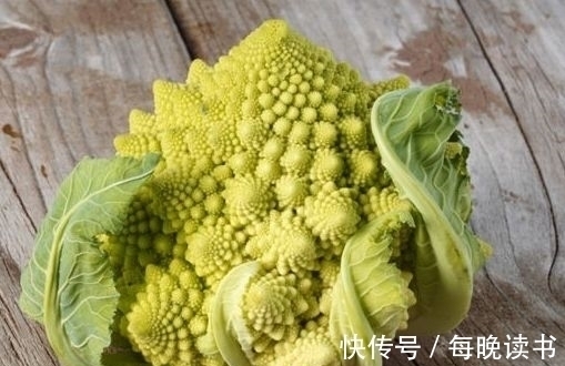 小肚子|女性不想皱纹爬上脸,不妨多吃此菜,小肚子不鼓了,皮肤更显年轻