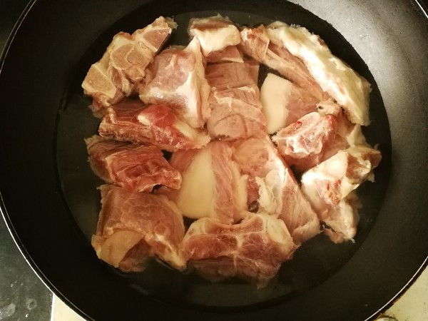 天天就馋这道菜,炖一锅都不够吃,比排骨还香,啃着吃最过瘾