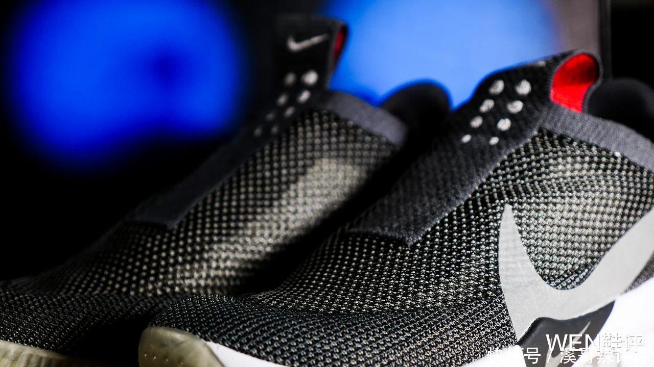 未来的球鞋到底应该是什么样呢Nike的答案就是这款鞋