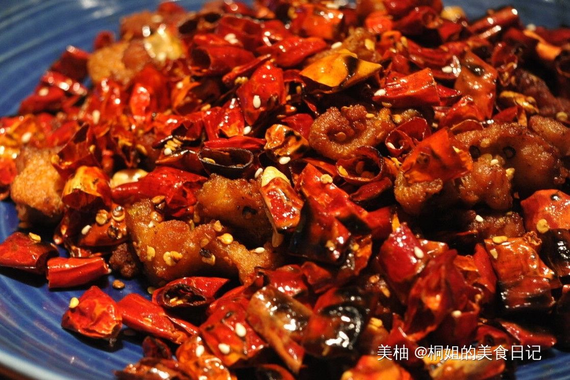 教你在家做辣子鸡，外焦里嫩，香辣爽口又开胃，越吃越有味