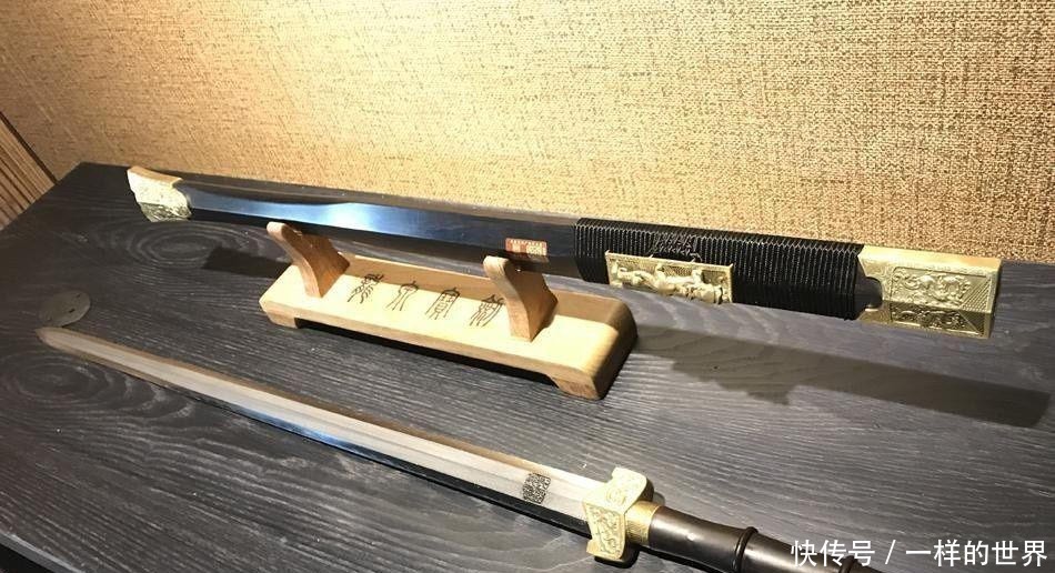 花120万买了把古剑,专家鉴定是假货,却因一个地方,成无价宝!